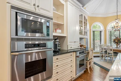 $3,388,000 | 68 Bramshill Drive, Mahwah, NJ 07430