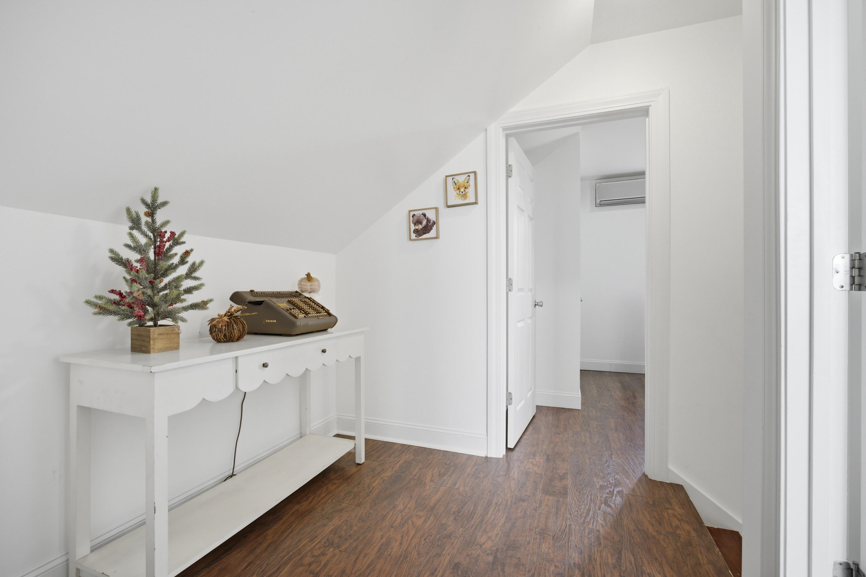 3034 French Santee Road Jamestown, SC 29453 - Photo 26 of 44 upstairs landing3034 French Santee Rd -T