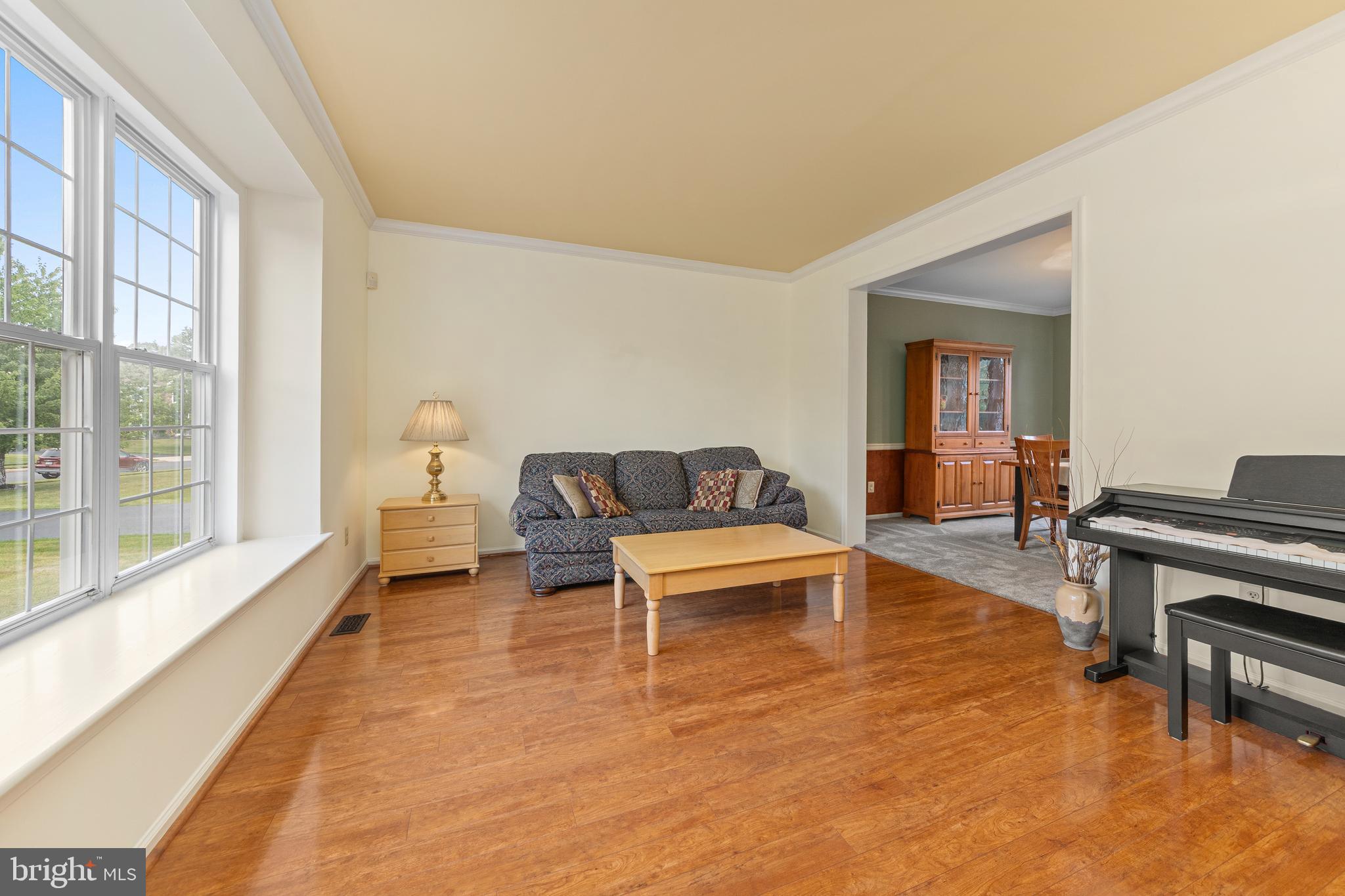 624 Westbourne Road Harleysville, PA 19438 - Photo 4 of 48 Living Room