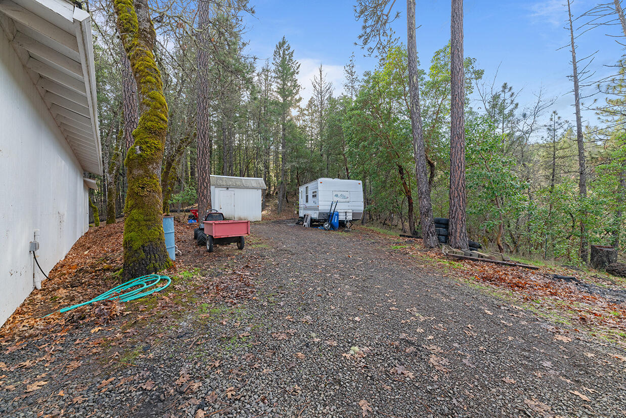 2900 Indian Creek Road Shady Cove, OR 97539 - Photo 24 of 35