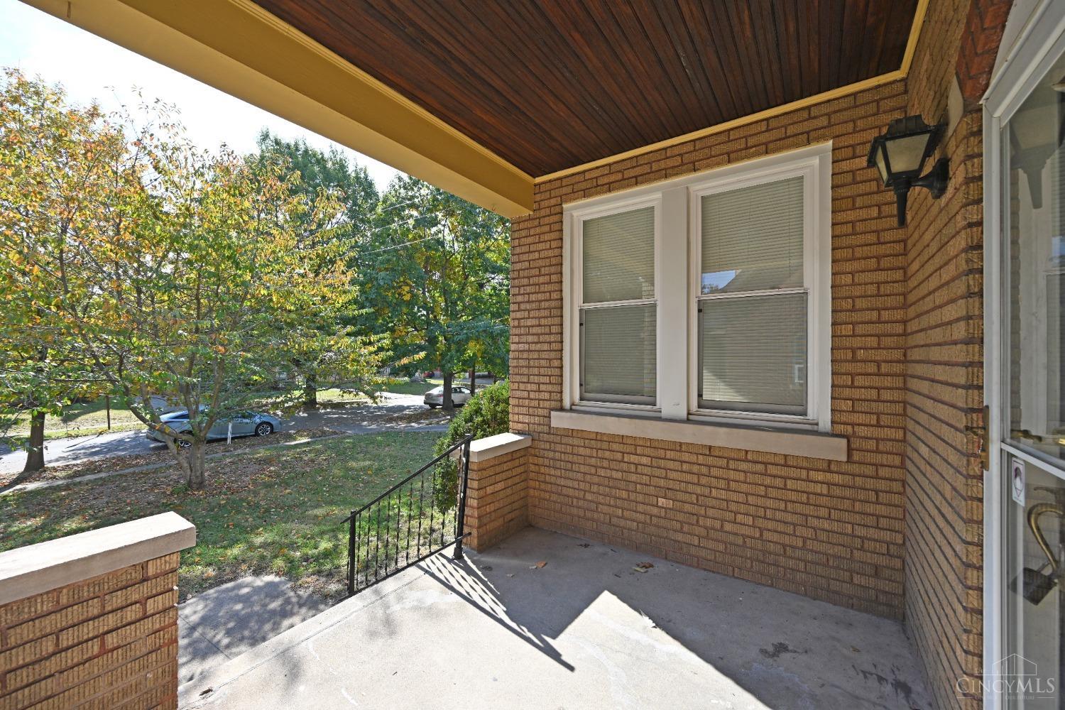 4922 Ralph Avenue Cincinnati, OH 45238 - Photo 4 of 31 Gallery Image 4