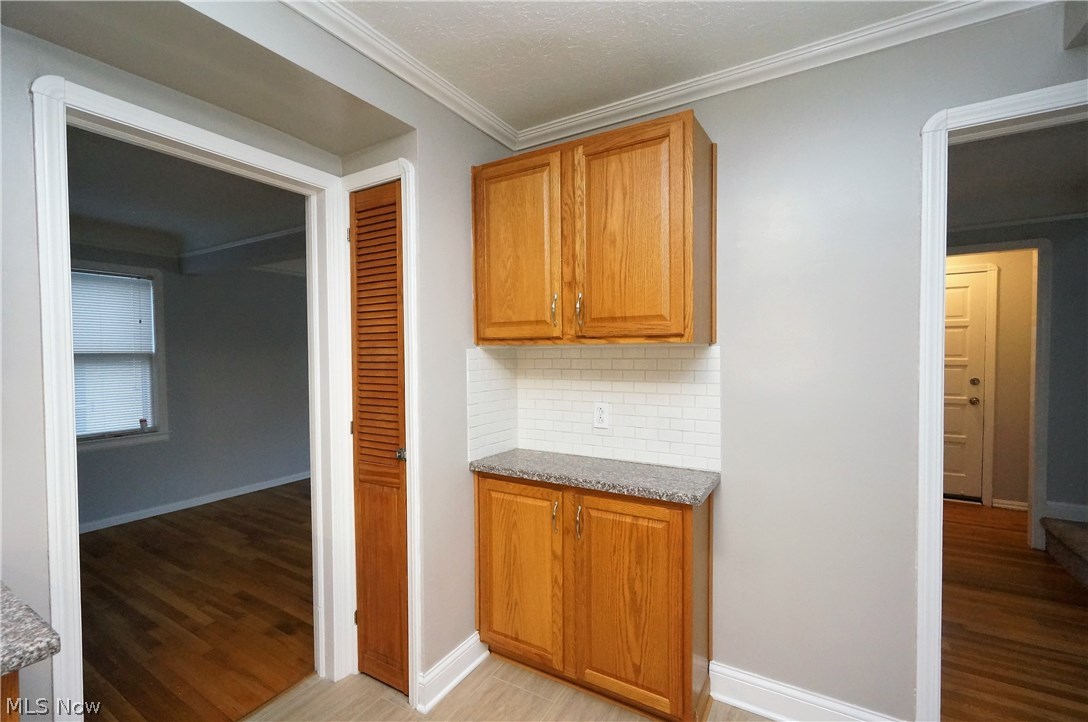 4063 Linnell Road Cleveland, OH 44121 - Photo 14 of 35