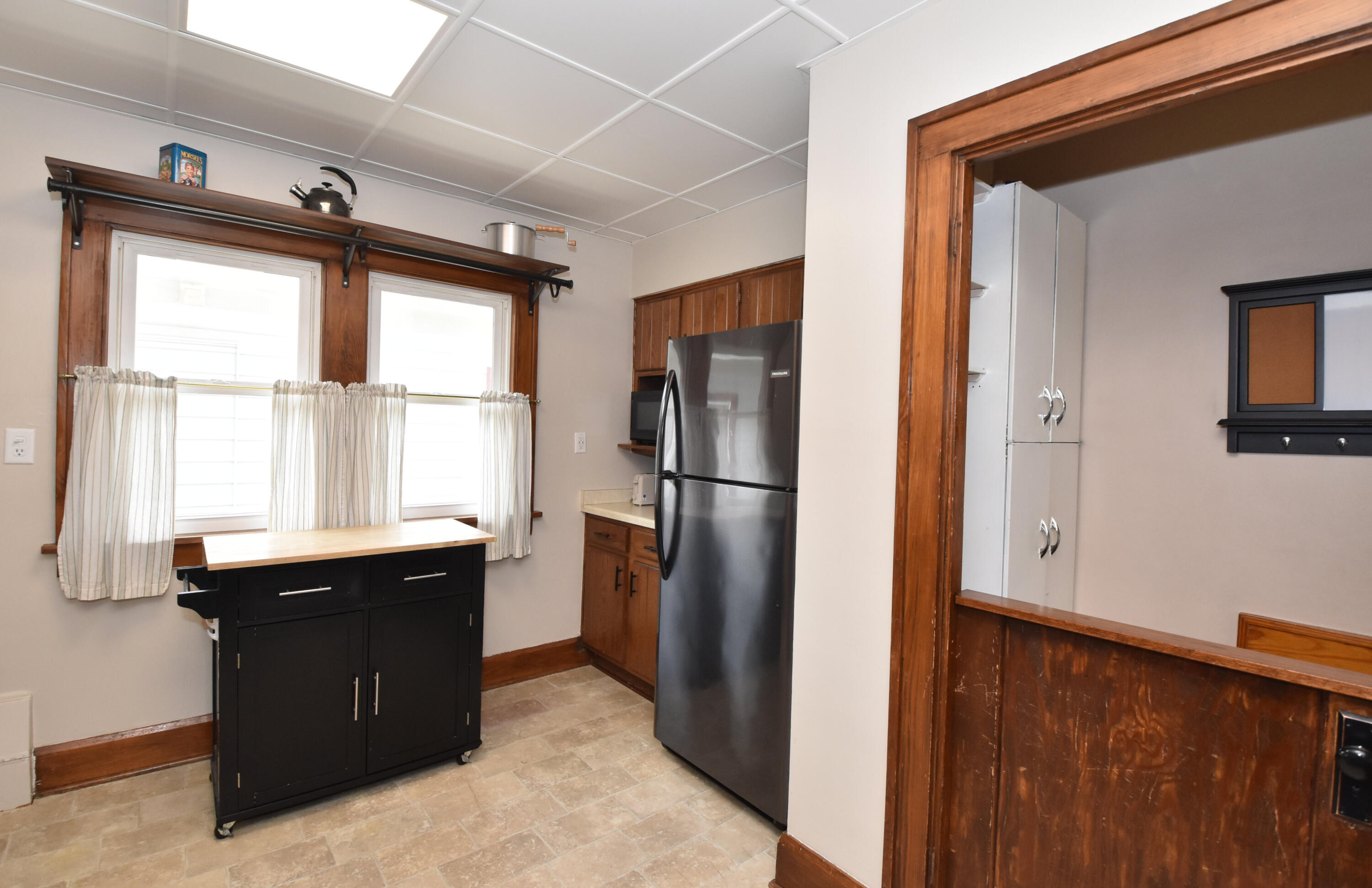 1224 West Lawn Avenue Racine, WI 53405 - Photo 21 of 46 Kitchen