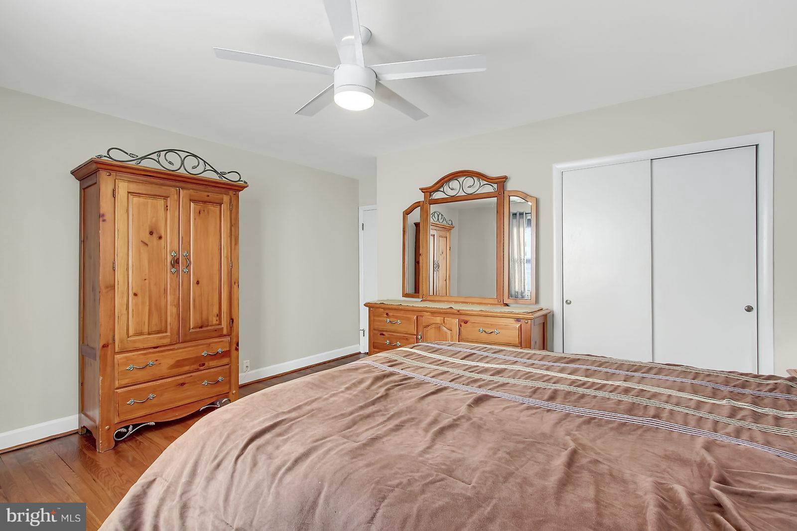 2436 Lakewood Road Baltimore, MD 21234 - Photo 15 of 31 Plenty of space for your furniture!