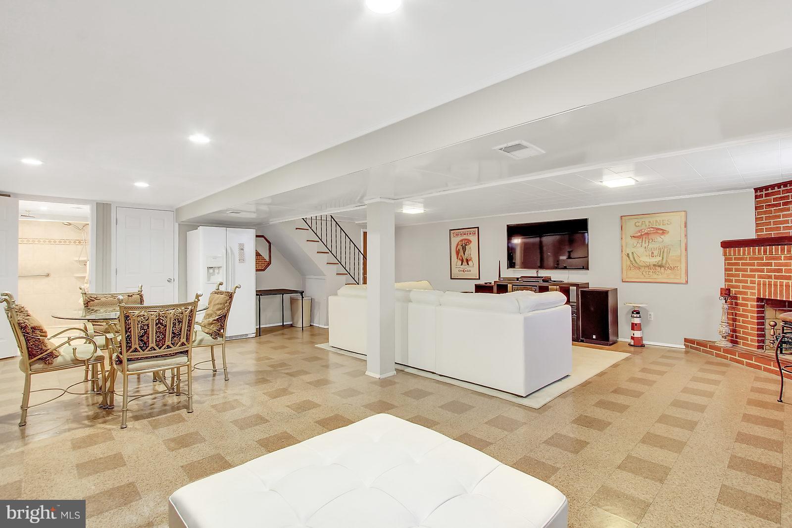 2436 Lakewood Road Baltimore, MD 21234 - Photo 23 of 31 ...and more!