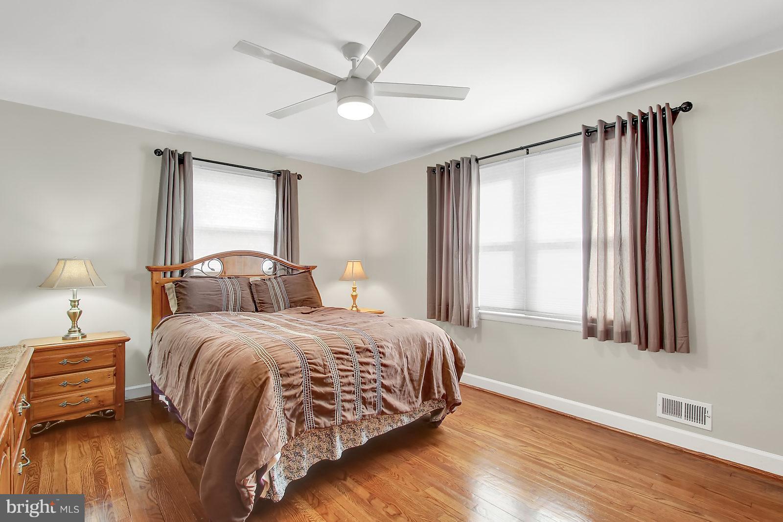 2436 Lakewood Road Baltimore, MD 21234 - Photo 5 of 31 Massive master bedroom on entry level!