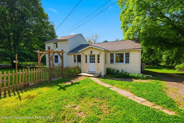 $459,000 | 261 Sawdust Avenue, Cottekill, NY 12419