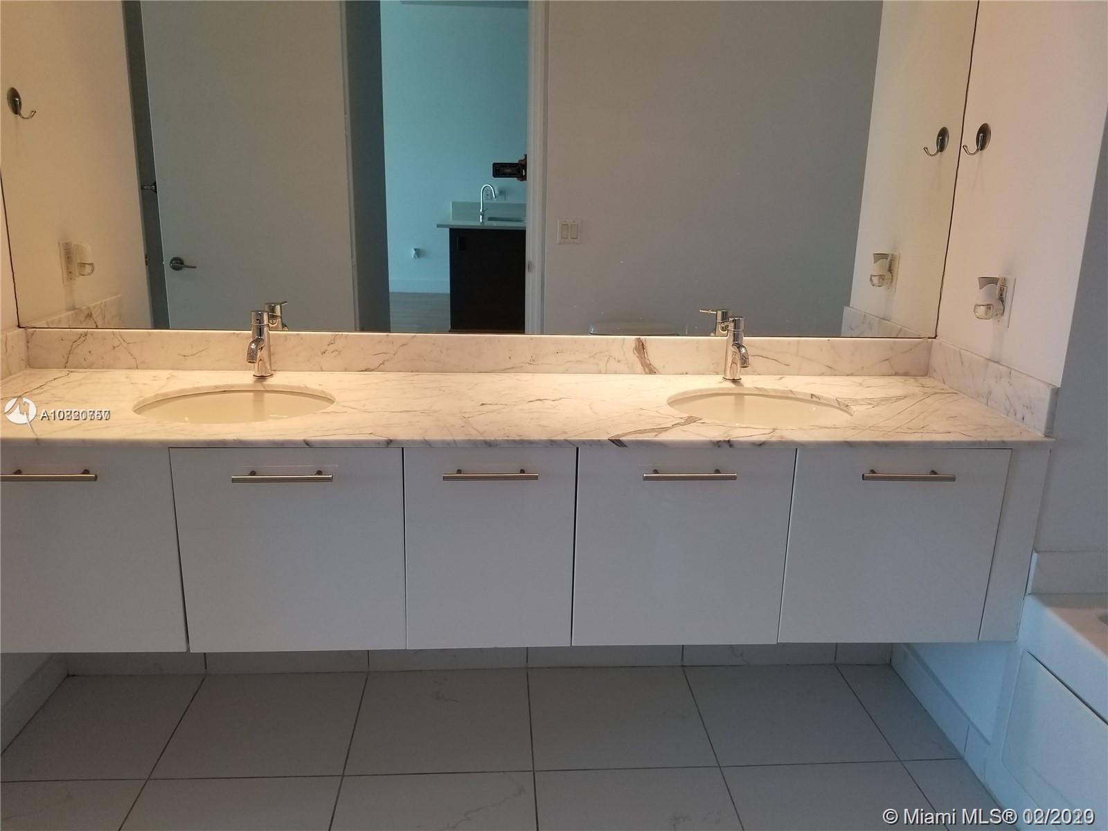 55 Southeast 6th Street, Unit 4100 Miami, FL 33131 - Photo 14 of 34