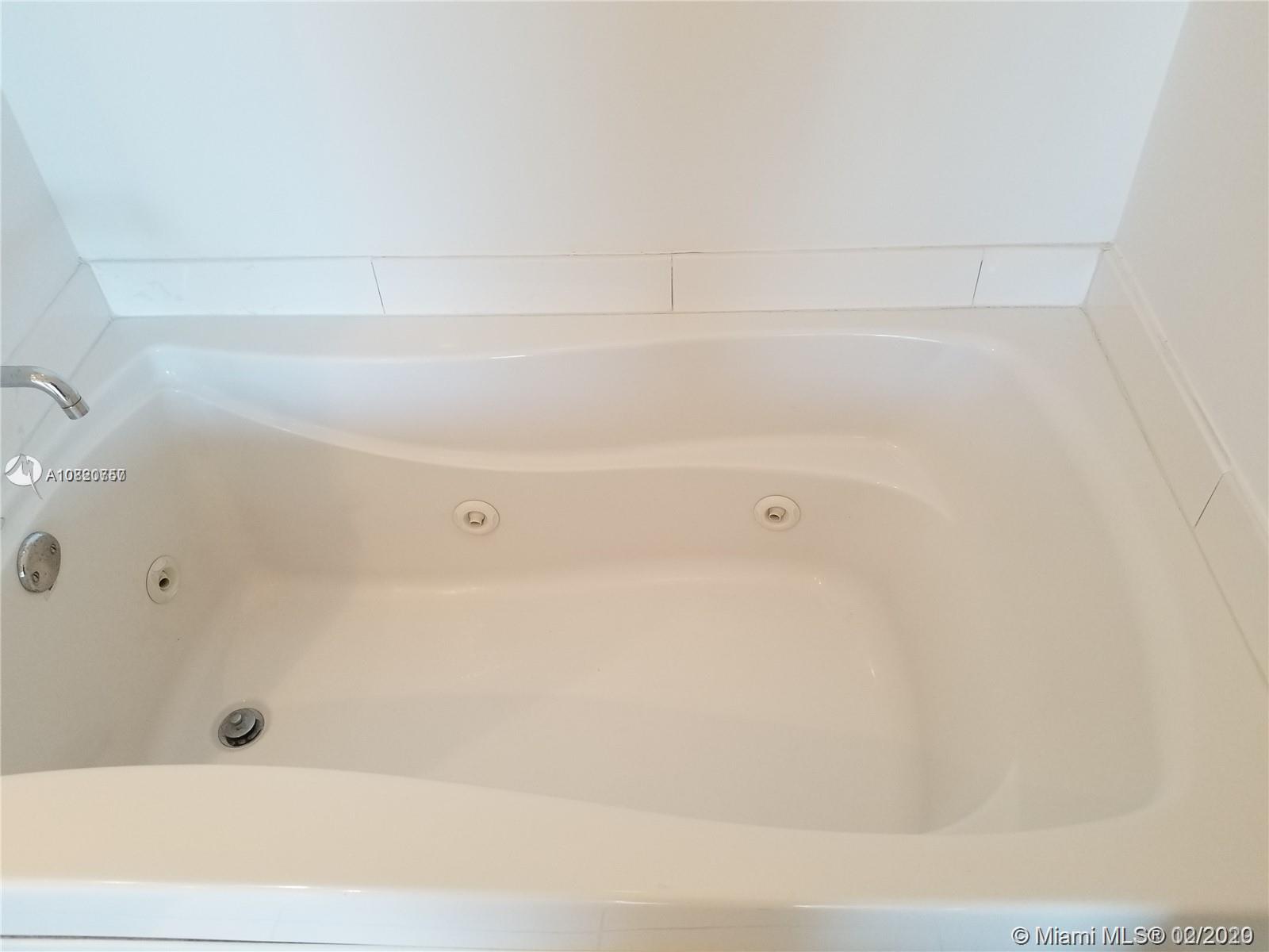 55 Southeast 6th Street, Unit 4100 Miami, FL 33131 - Photo 15 of 34