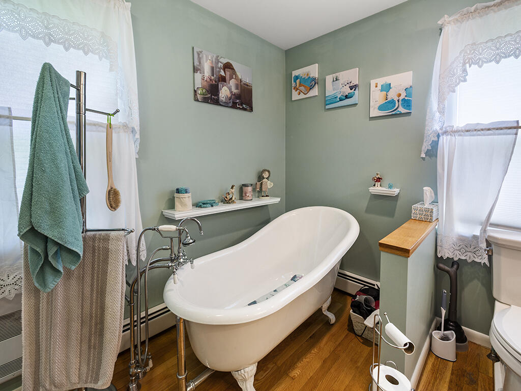 176 Garland Road Winslow, ME 04901 - Photo 13 of 25 Soaking Tub