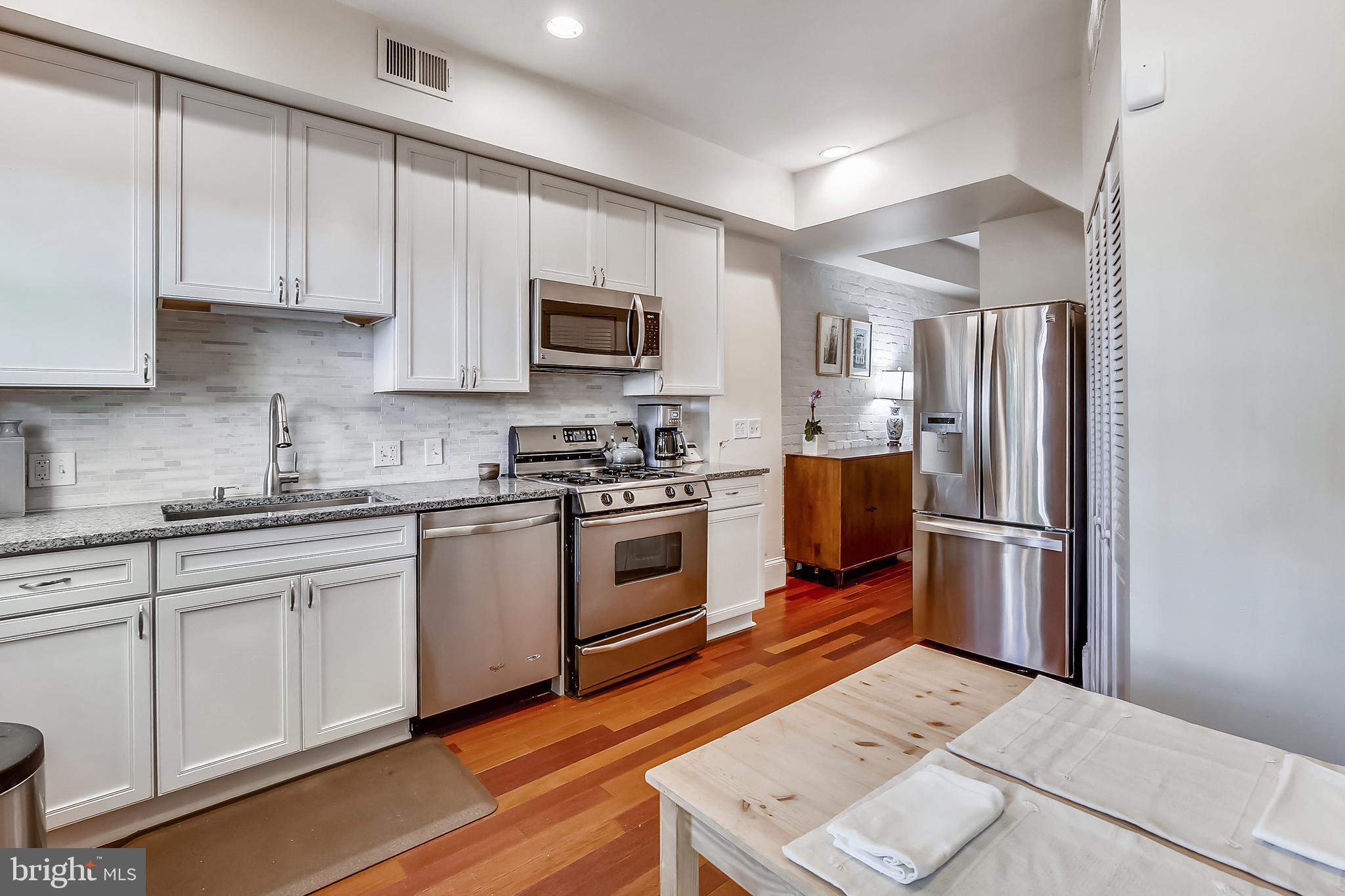 334 14th Street Northeast Washington, DC 20002 - Photo 7 of 30 Ready for your culinary skills!