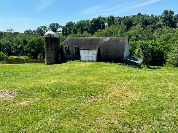 $855,000 | 312 Vance Drive, Burgettstown, PA 15021