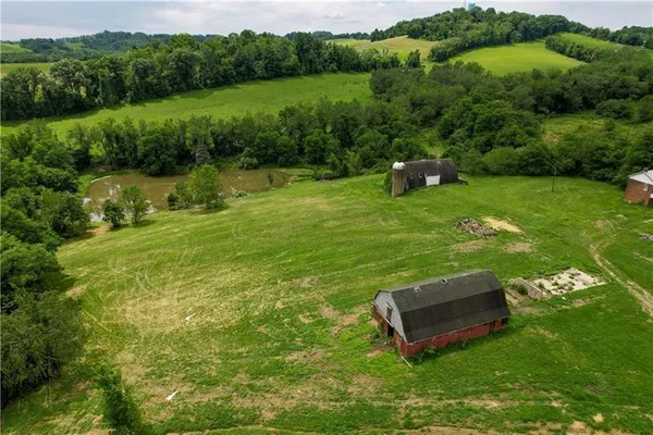 $855,000 | 312 Vance Drive, Burgettstown, PA 15021