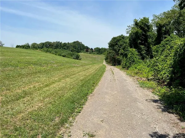$855,000 | 312 Vance Drive, Burgettstown, PA 15021