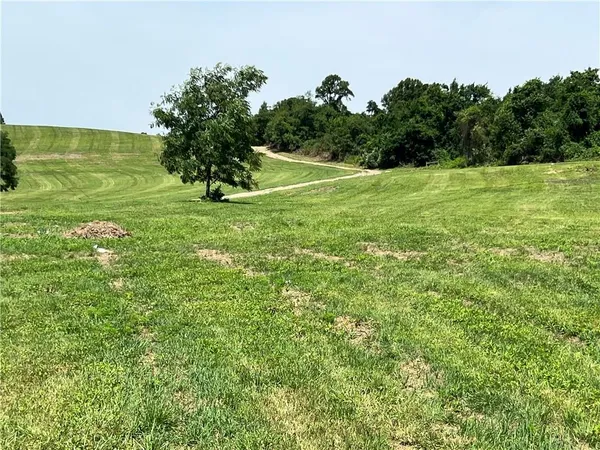 $855,000 | 312 Vance Drive, Burgettstown, PA 15021