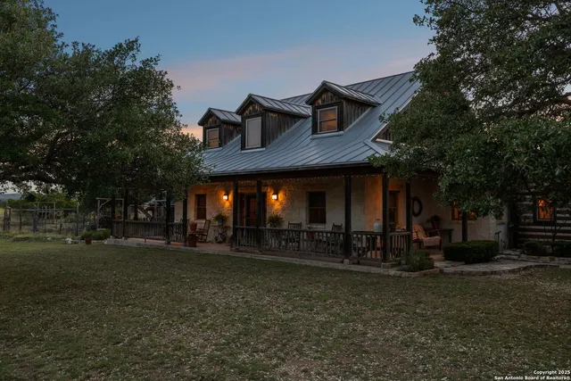 $1,600,000 | 1900 Granite Springs Drive, Fredericksburg, TX 78624