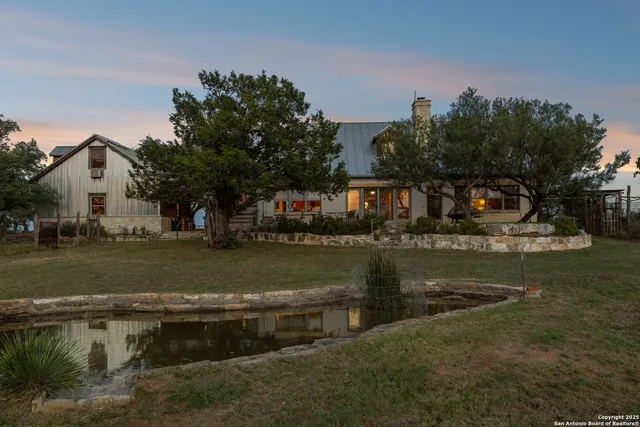 $1,600,000 | 1900 Granite Springs Drive, Fredericksburg, TX 78624