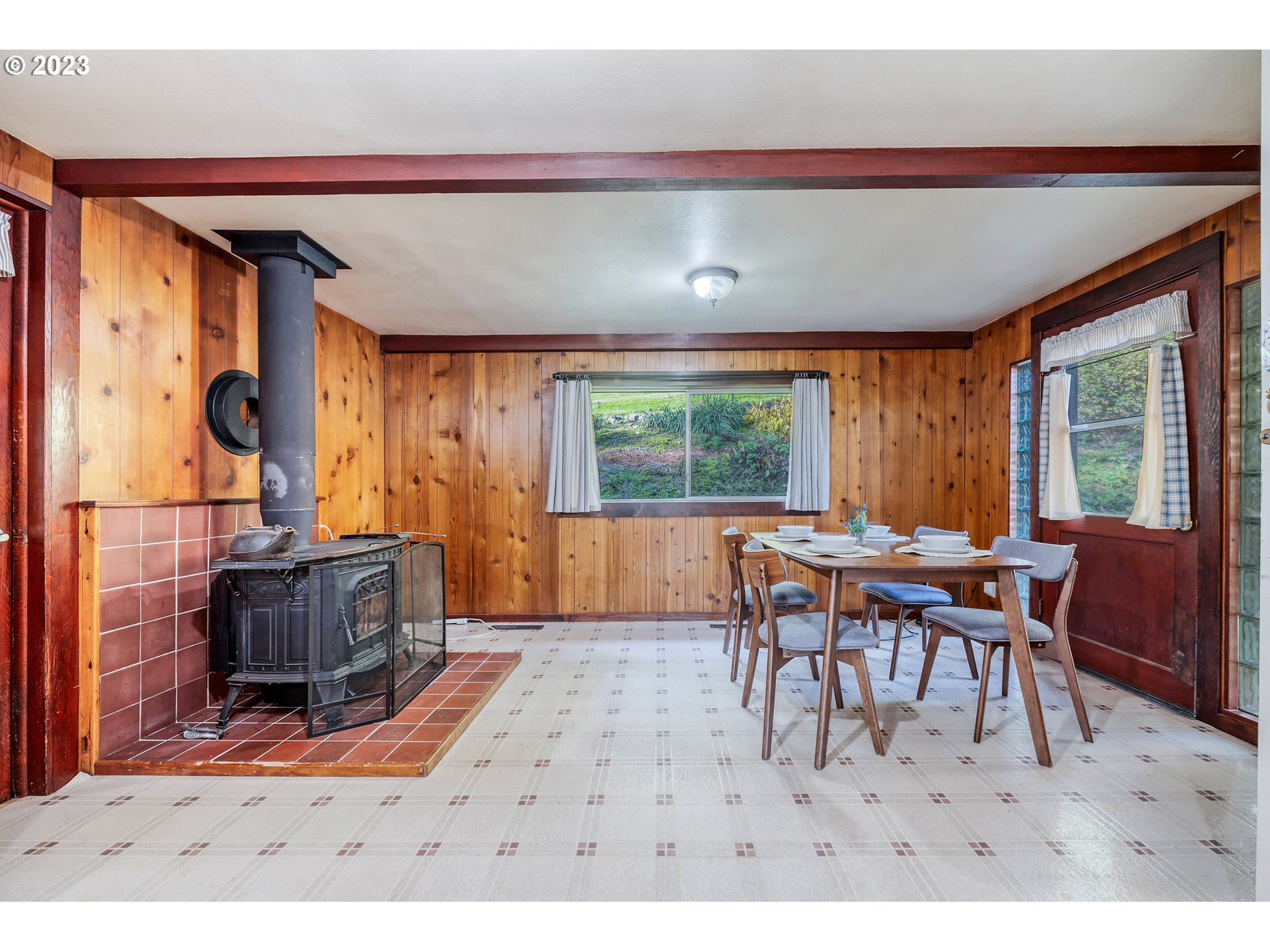 93030 Applegate Trail Cheshire, OR 97419 - Photo 15 of 44 Gallery Image 15