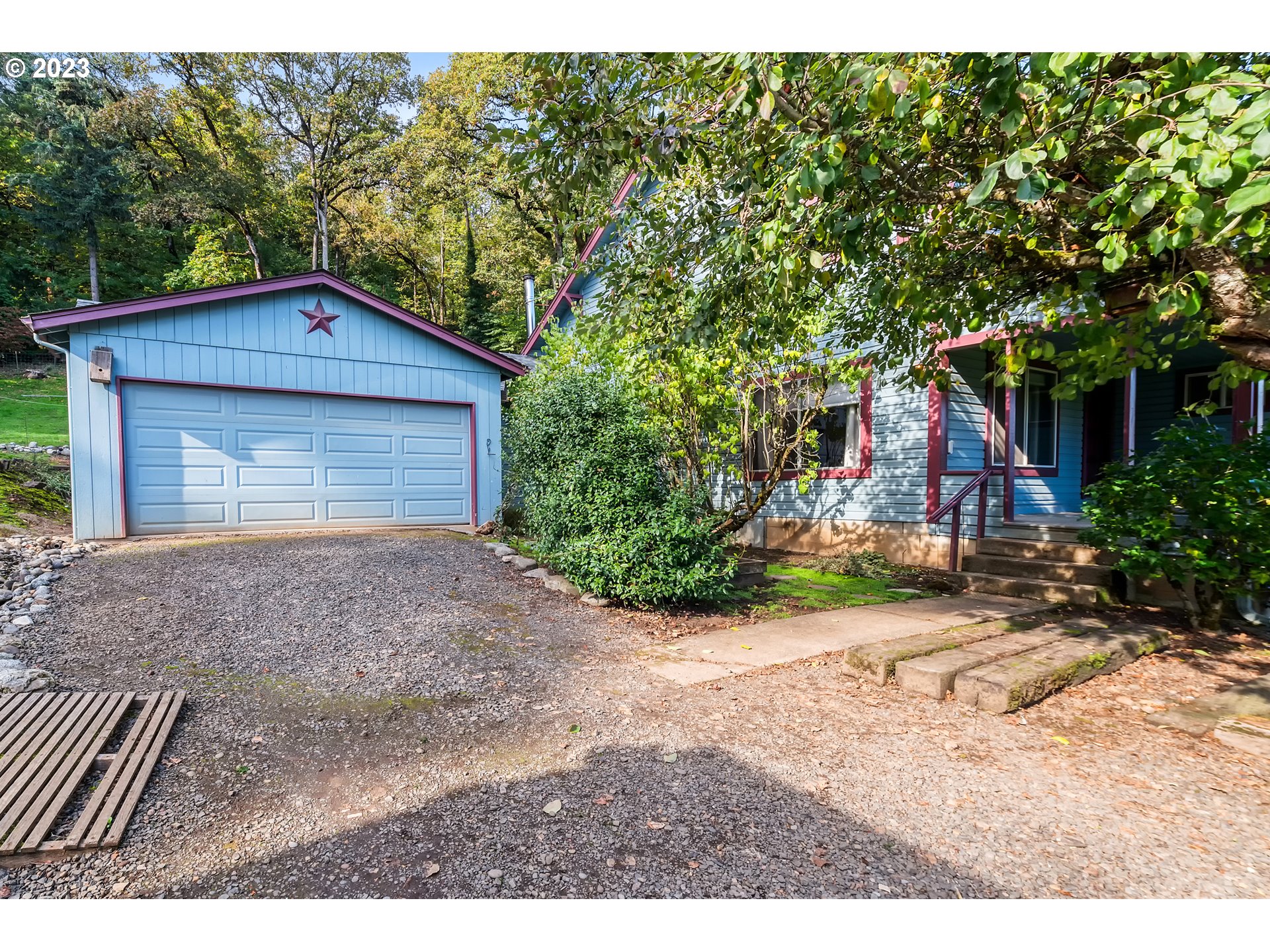 93030 Applegate Trail Cheshire, OR 97419 - Photo 6 of 44 Gallery Image 6