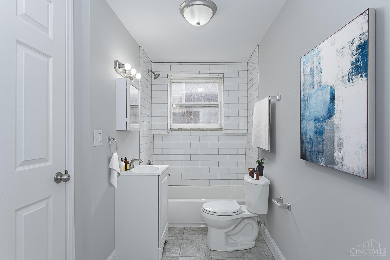 825 William Howard Taft Road, Unit 2 Cincinnati, OH 45206 - Photo 6 of 7
