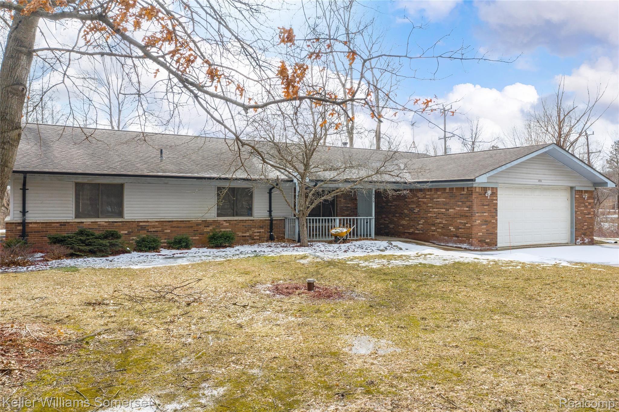 450 Brewer Road Leonard, MI 48367 - Photo 3 of 47 2.jpg