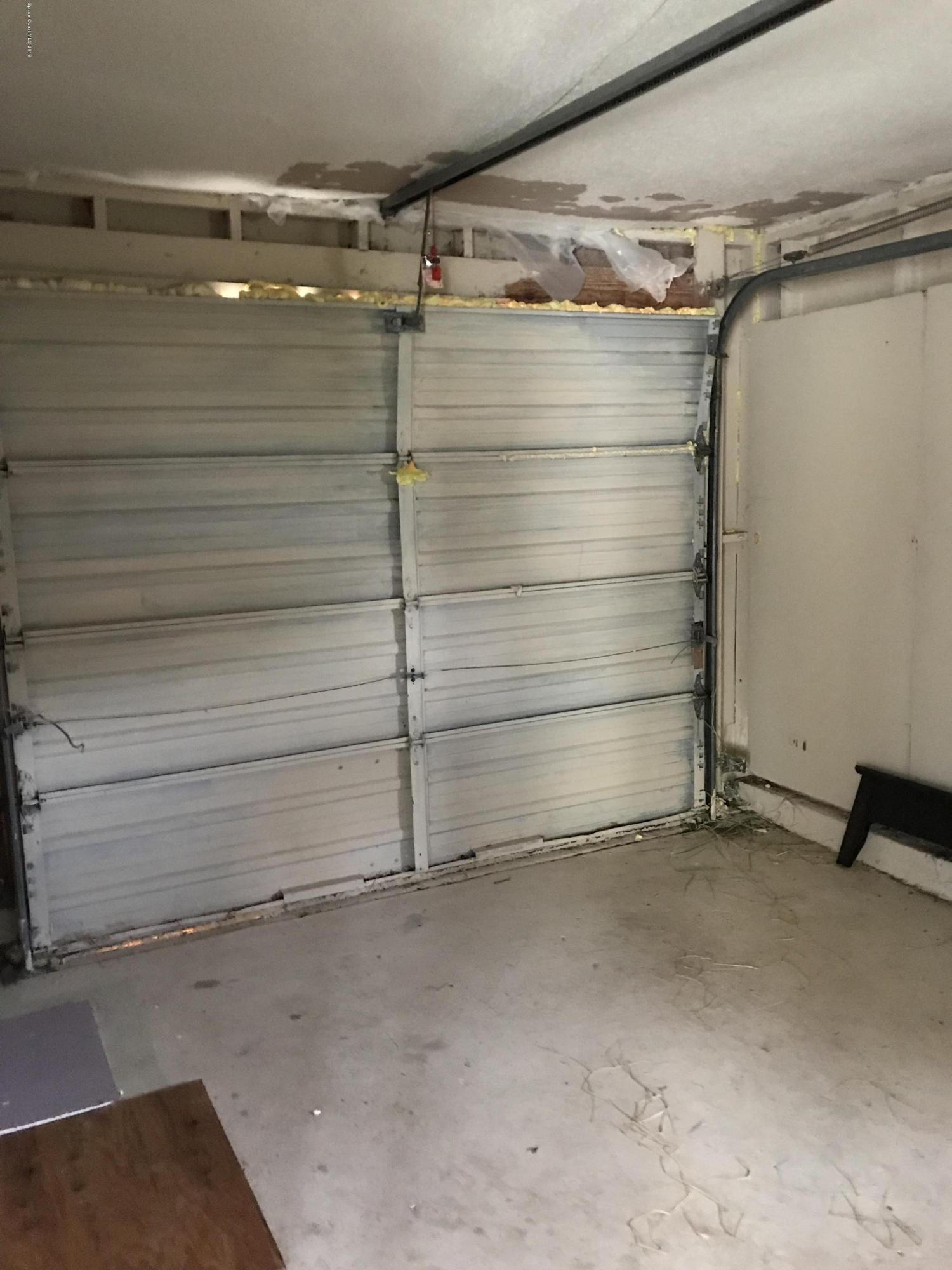 2820 Lancaster Road Melbourne, FL 32935 - Photo 16 of 30 Garage
