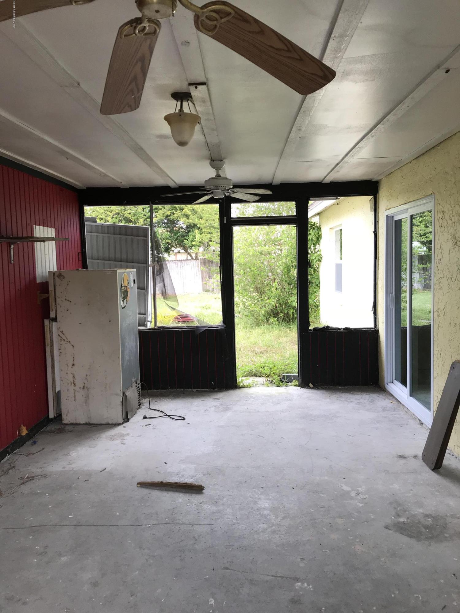 2820 Lancaster Road Melbourne, FL 32935 - Photo 18 of 30 Breezeway north