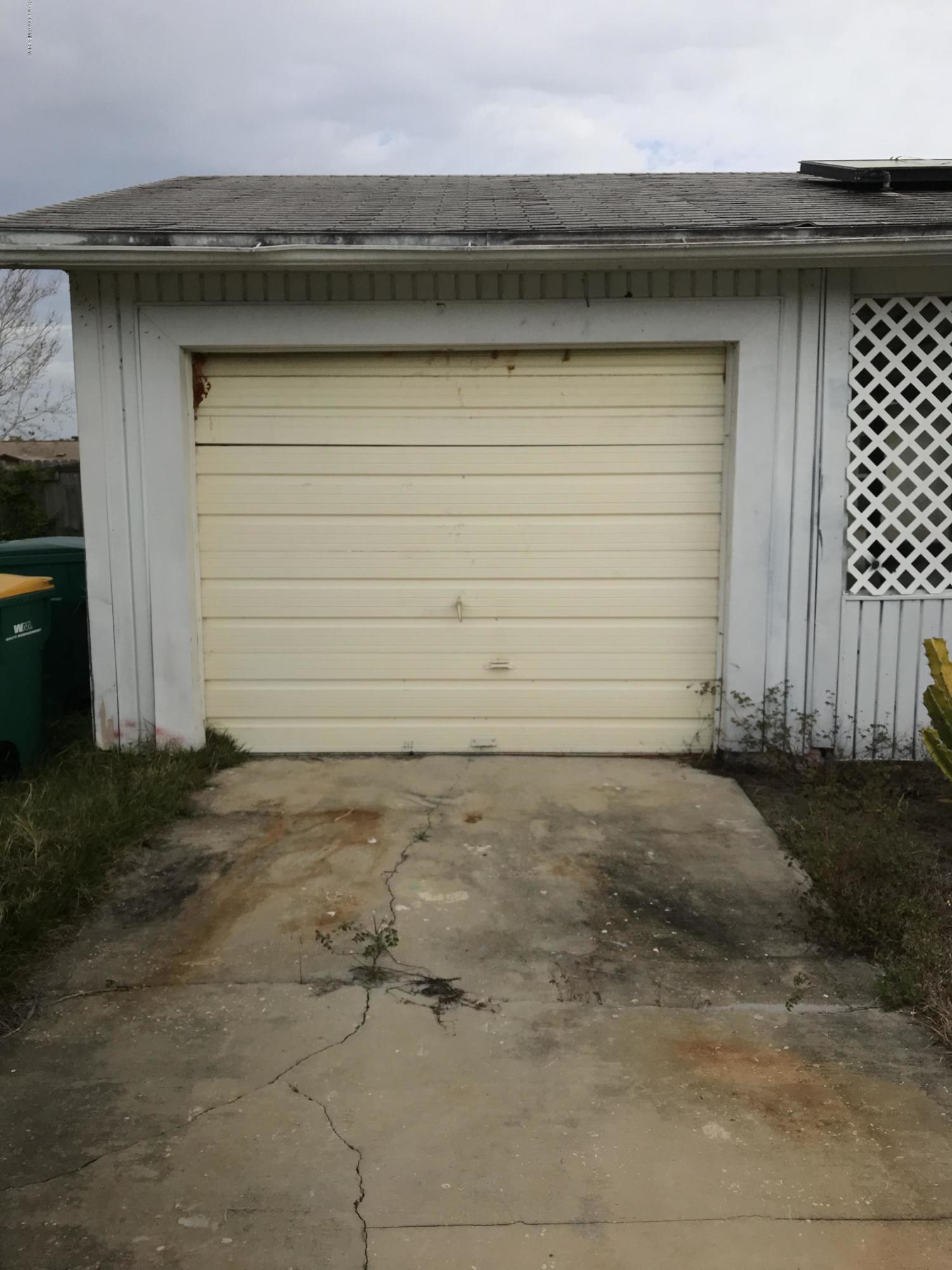 2820 Lancaster Road Melbourne, FL 32935 - Photo 21 of 30 Drive/Garage