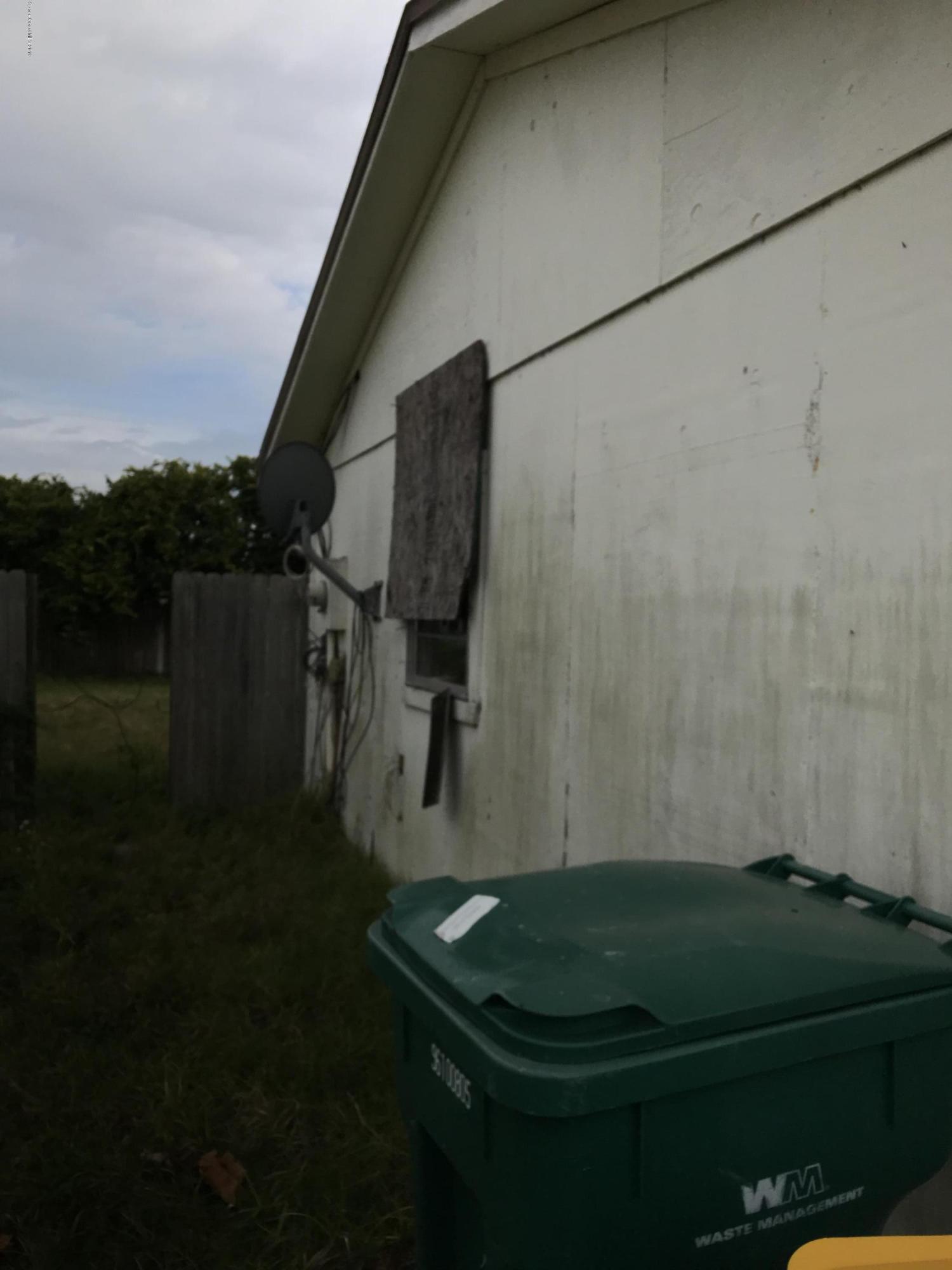 2820 Lancaster Road Melbourne, FL 32935 - Photo 23 of 30 Left side