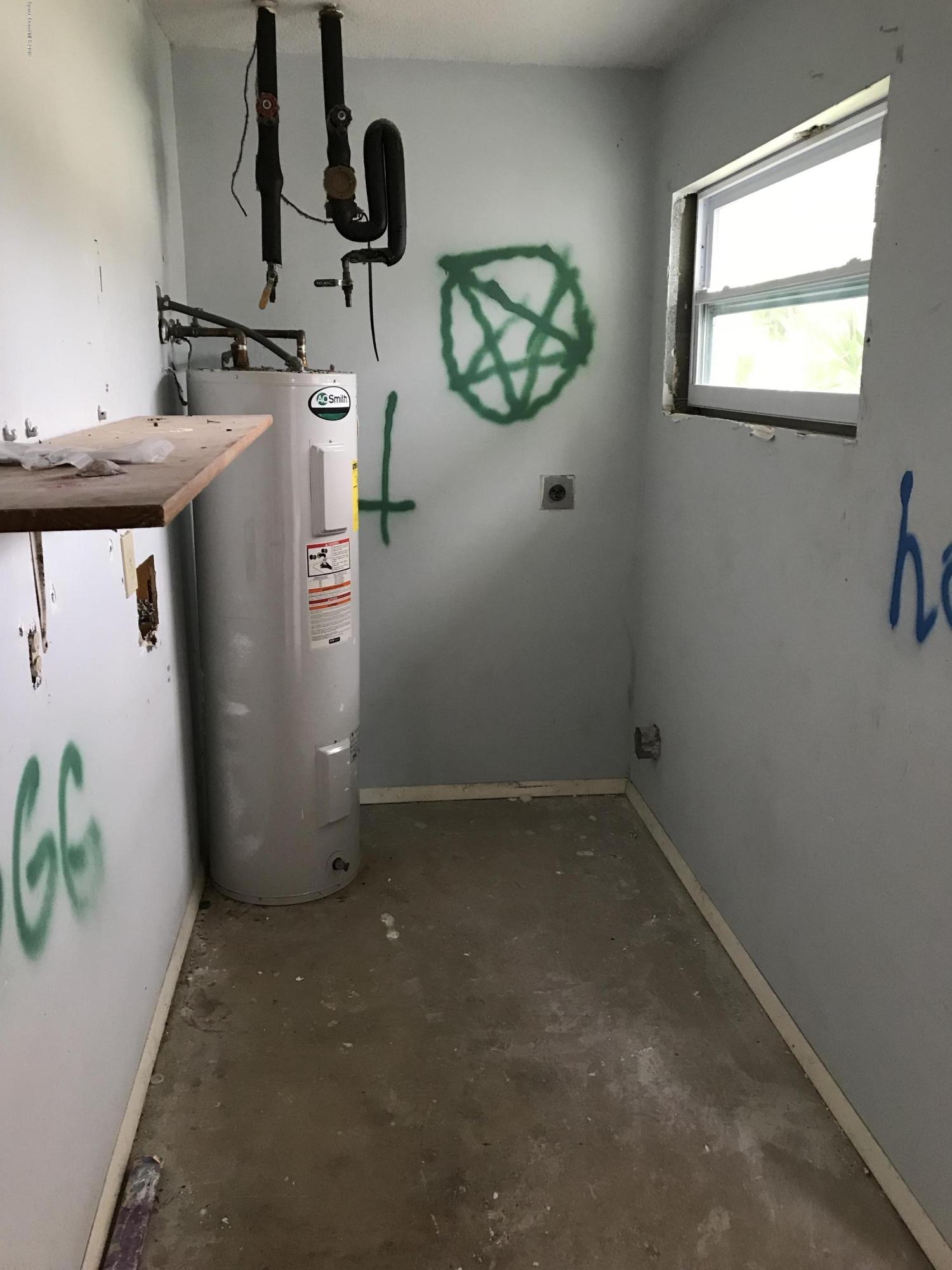2820 Lancaster Road Melbourne, FL 32935 - Photo 10 of 30 Utility room