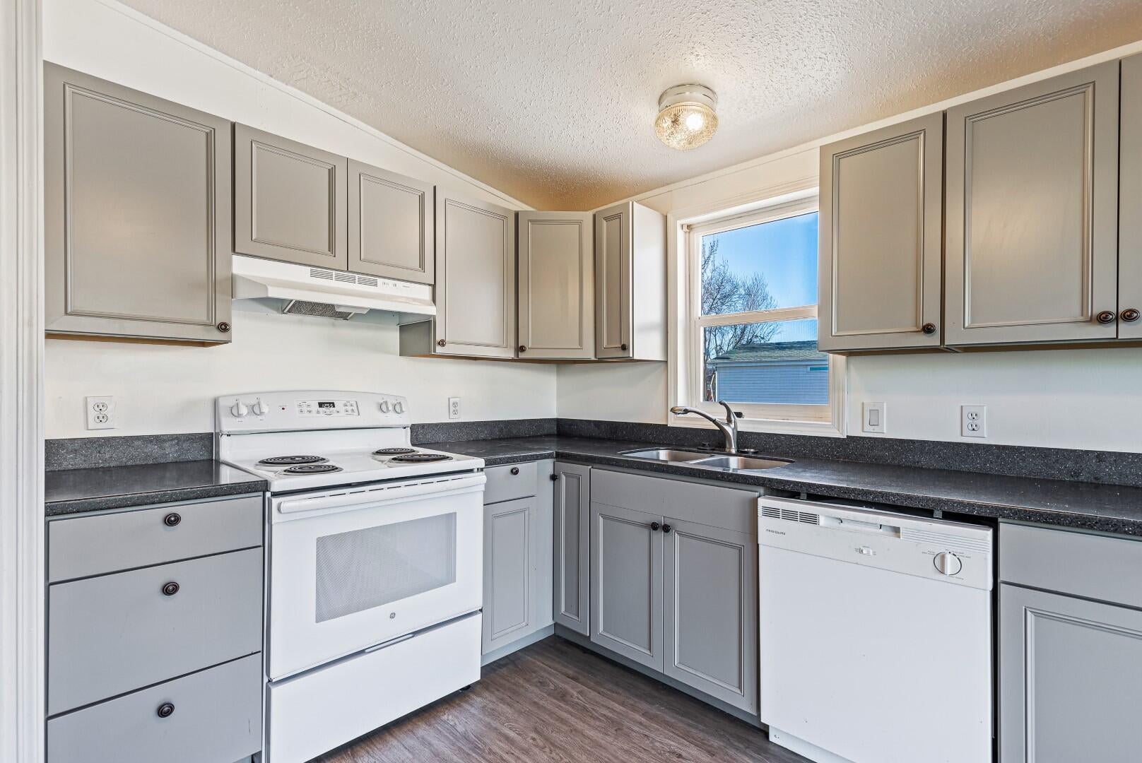 664 Clearview Way Eagle Point, OR 97524 - Photo 10 of 31 13