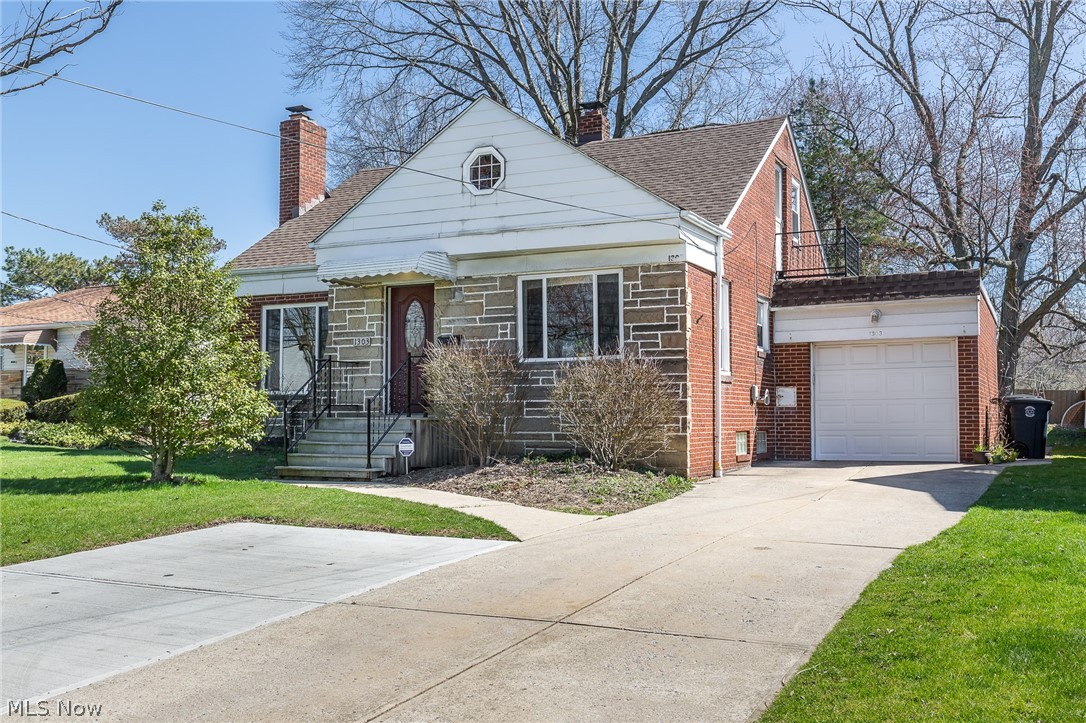 1303 Richmond Road Cleveland, OH 44124 - Photo 2 of 24 Gallery Image 2