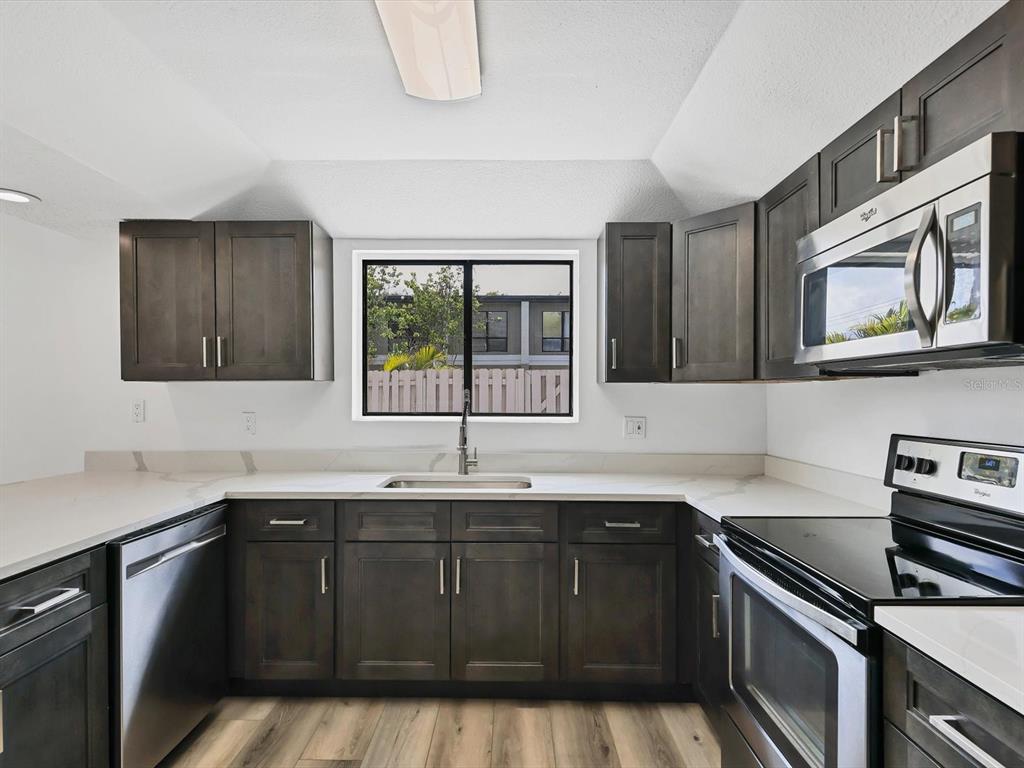 4001 South Beneva Road, Unit 401 Sarasota, FL 34233 - Photo 14 of 33