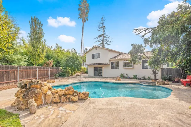 $668,000 | 8129 English Oak Way, Citrus Heights, CA 95610