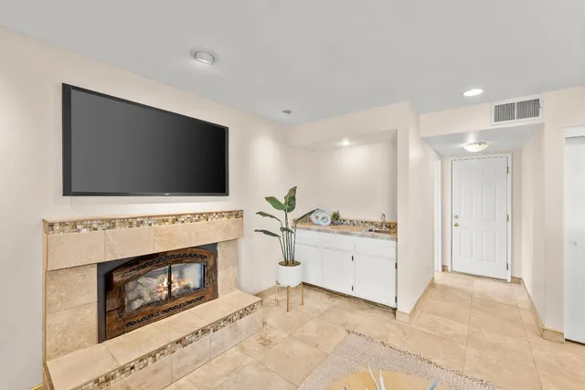 $668,000 | 8129 English Oak Way, Citrus Heights, CA 95610