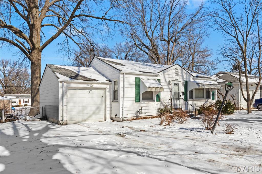 1241 Avant Drive St. Louis, MO 63137 - Photo 2 of 2