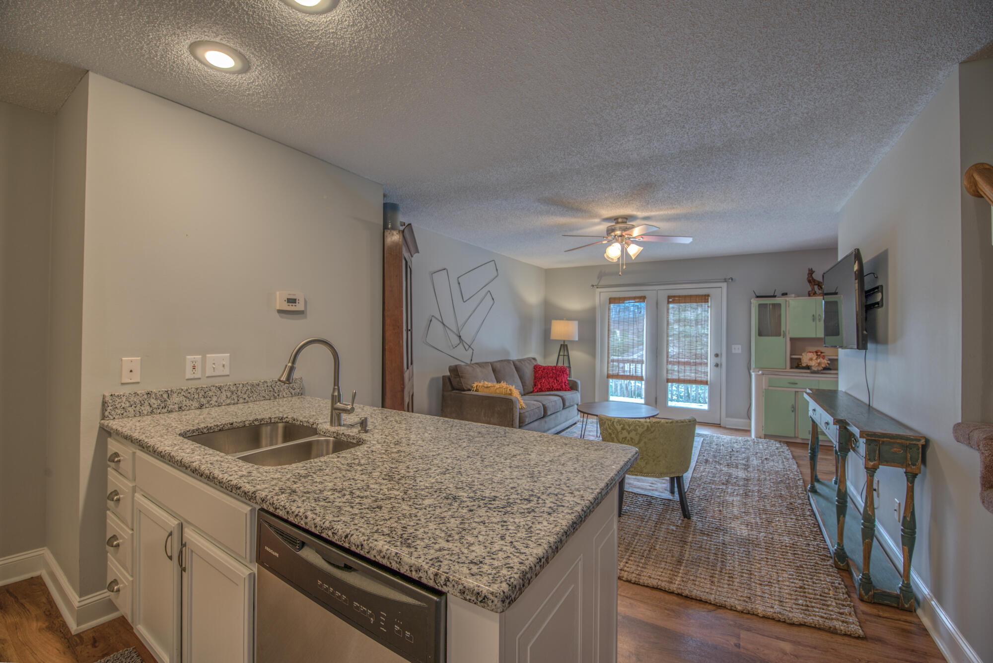 1338 Old Jonesboro Road Bristol, TN 37620 - Photo 6 of 19 DSC_7631_9 copy