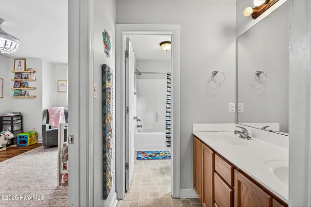 $304,900 | 401 Savannah Drive, Jacksonville, NC 28546