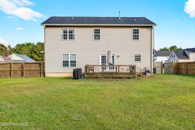 $304,900 | 401 Savannah Drive, Jacksonville, NC 28546