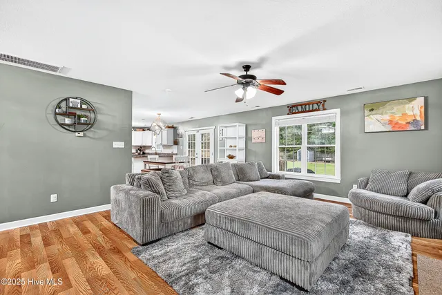 $304,900 | 401 Savannah Drive, Jacksonville, NC 28546