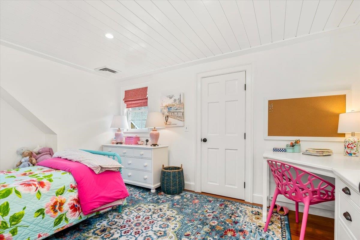 1 Eagle Drive Bedford, NH 03110 - Photo 28 of 39