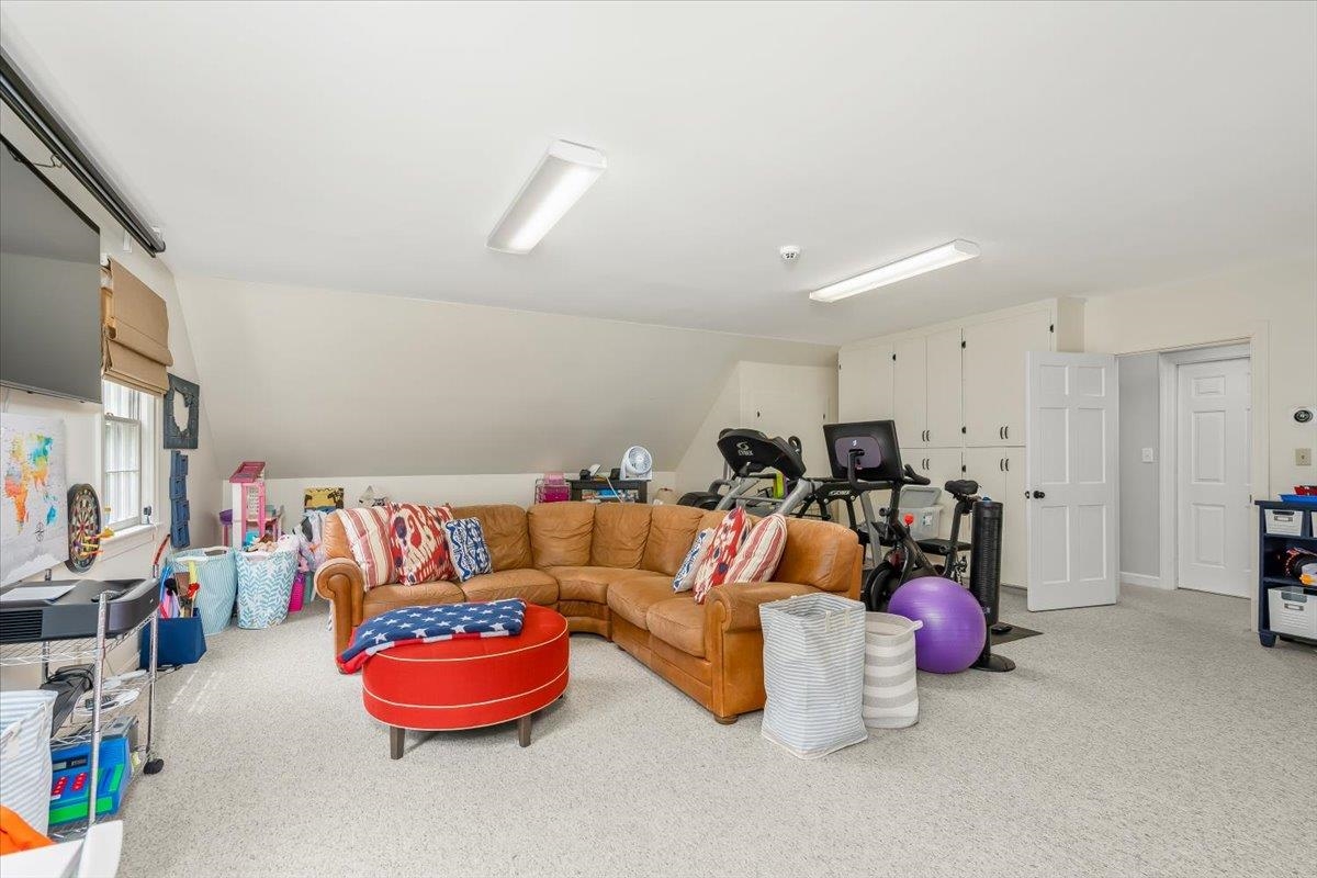 1 Eagle Drive Bedford, NH 03110 - Photo 30 of 39