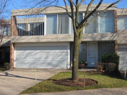 19 Wellington Road, Unit 19 Northbrook, IL 60062 - Photo 1 of 1