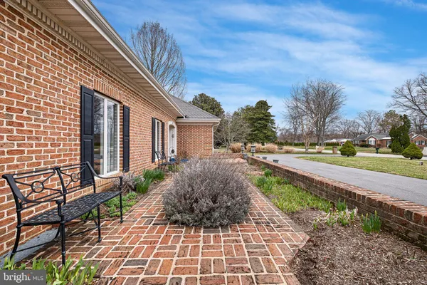 $700,000 | 185 Riverside Drive, Elkton, MD 21921