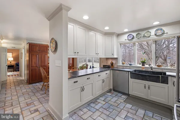 $700,000 | 185 Riverside Drive, Elkton, MD 21921