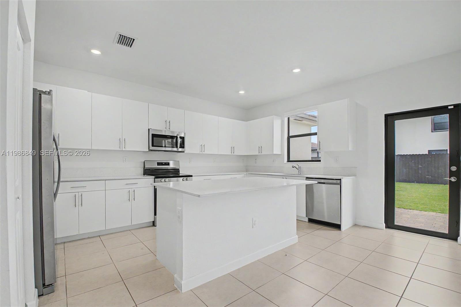 23339 Southwest 133rd Avenue Homestead, FL 33032 - Photo 4 of 21