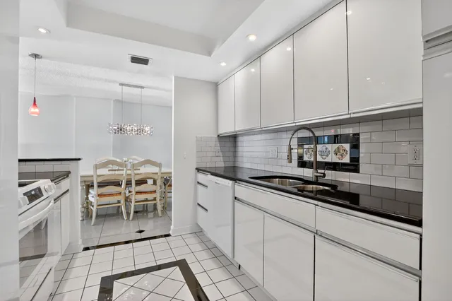 a view of livingroom with furniture and windows