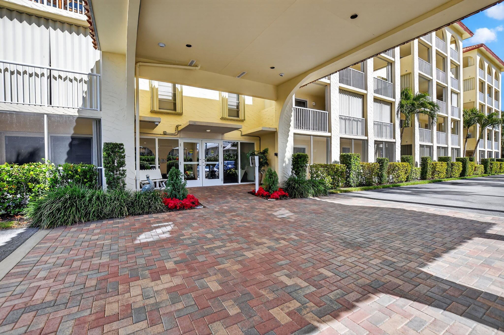 951 De Soto Road, Unit 427 Boca Raton, FL 33432 - Photo 2 of 50 FRONT ENTRANCE