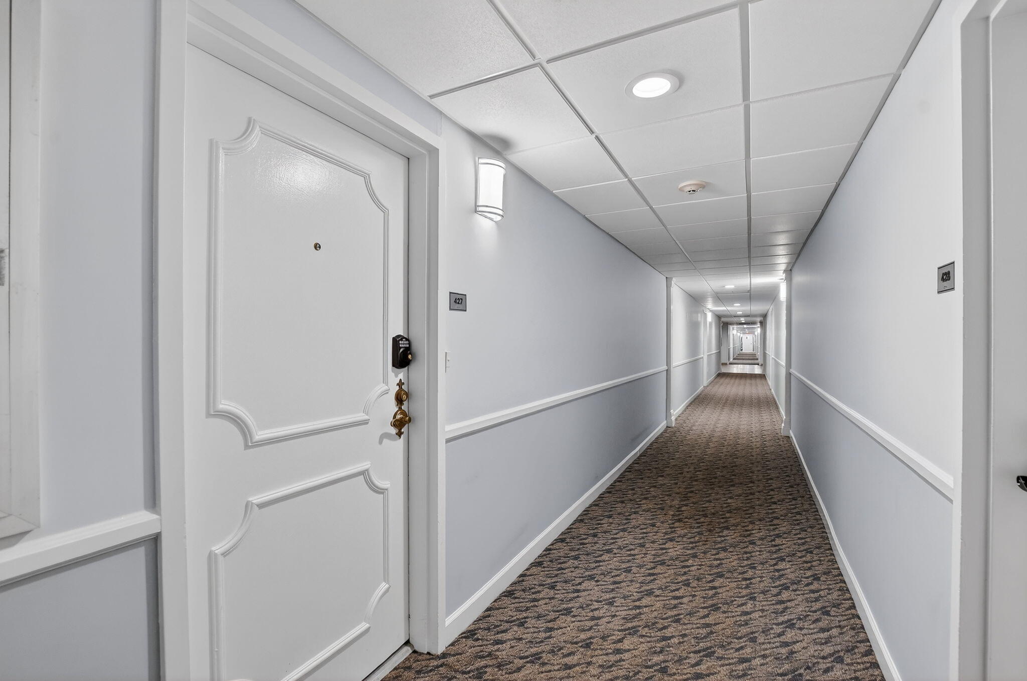 951 De Soto Road, Unit 427 Boca Raton, FL 33432 - Photo 5 of 50 HALLWAY