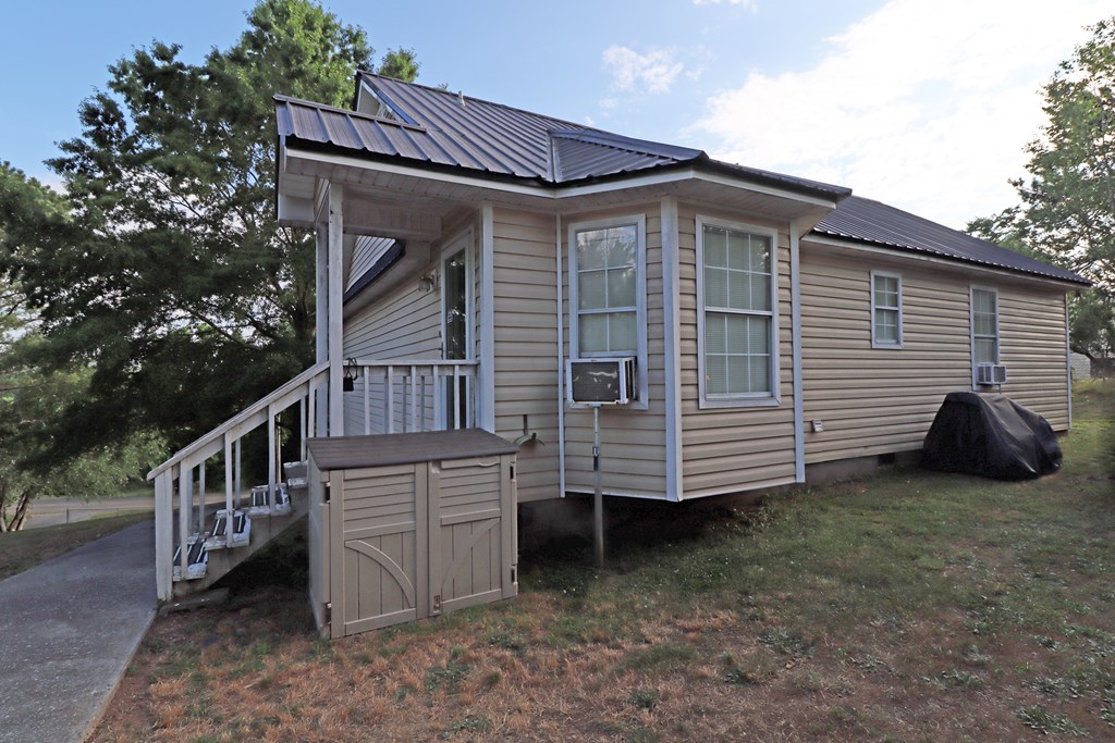 335 Hardin Road Plainville, GA 30733 - Photo 3 of 12